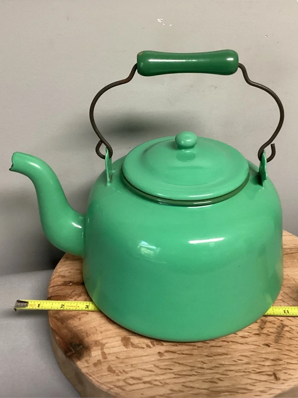 🟢 Vintage - Beautiful Mint Green Tea Kettle - Wood Handle - Heavy Craftsmanship